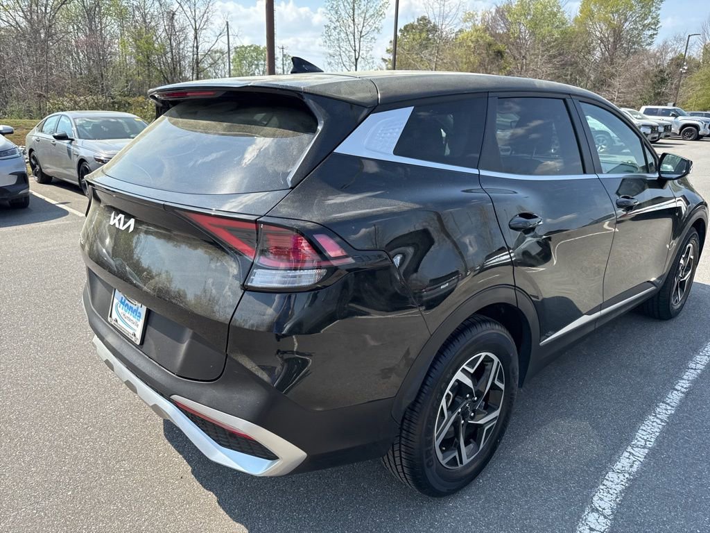 Used 2024 Kia Sportage LX image 8