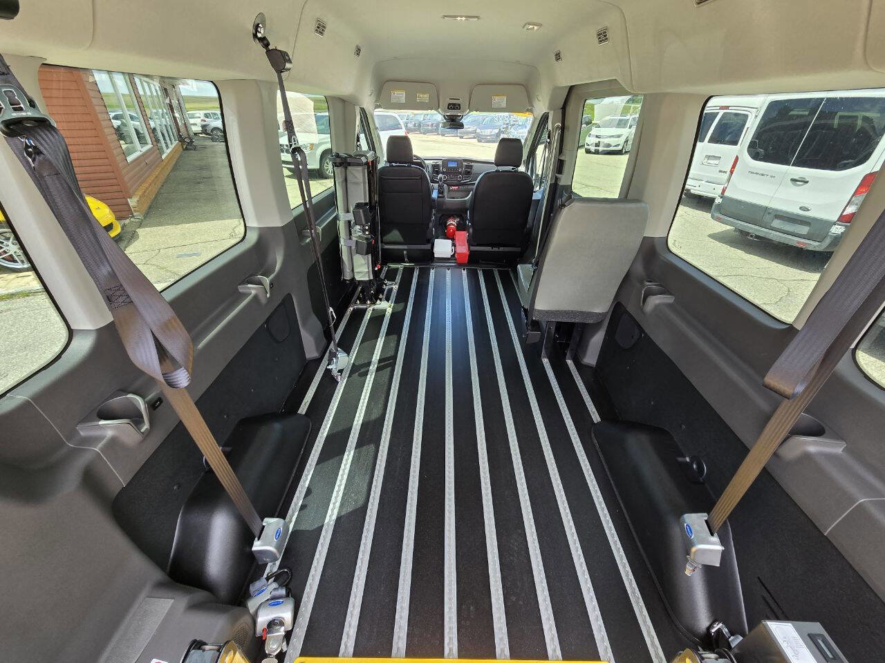 Used 2023 Ford Transit 350 XL image 26