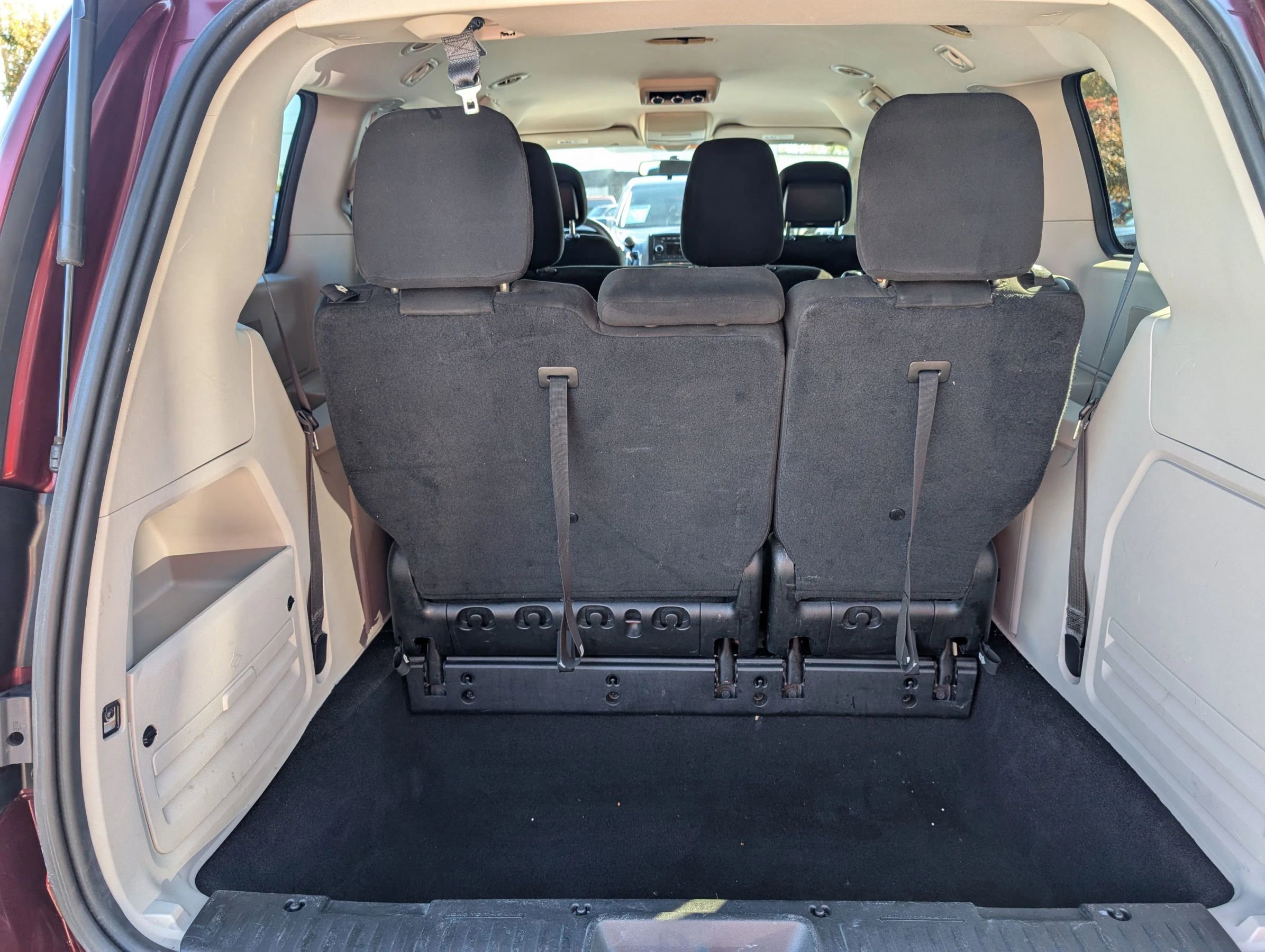 Used 2017 Dodge Grand Caravan SE image 34