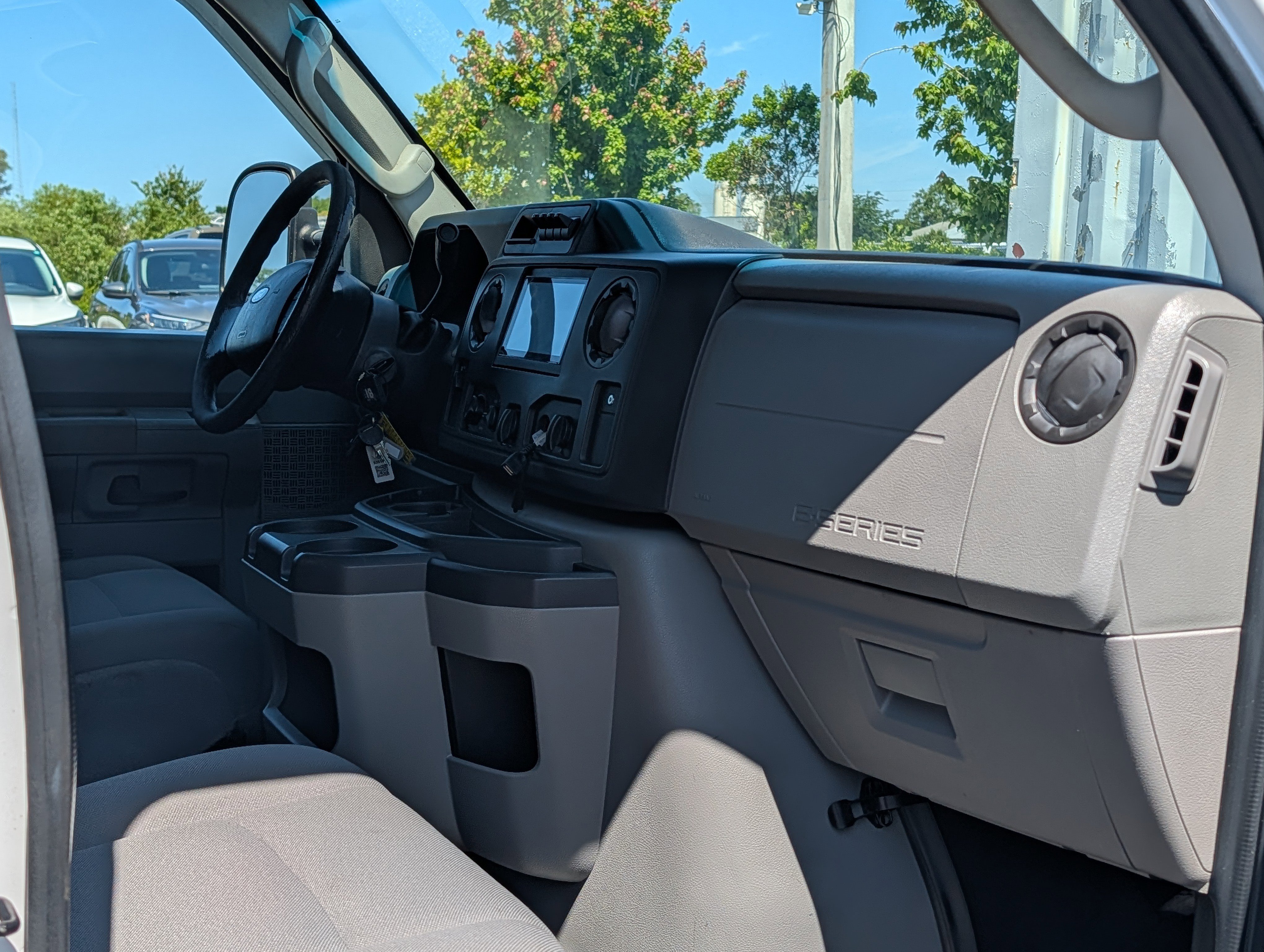 Used 2017 Ford E-350 and Econoline 350 Super Duty w/ Power Windows & Locks Group RWD image 15