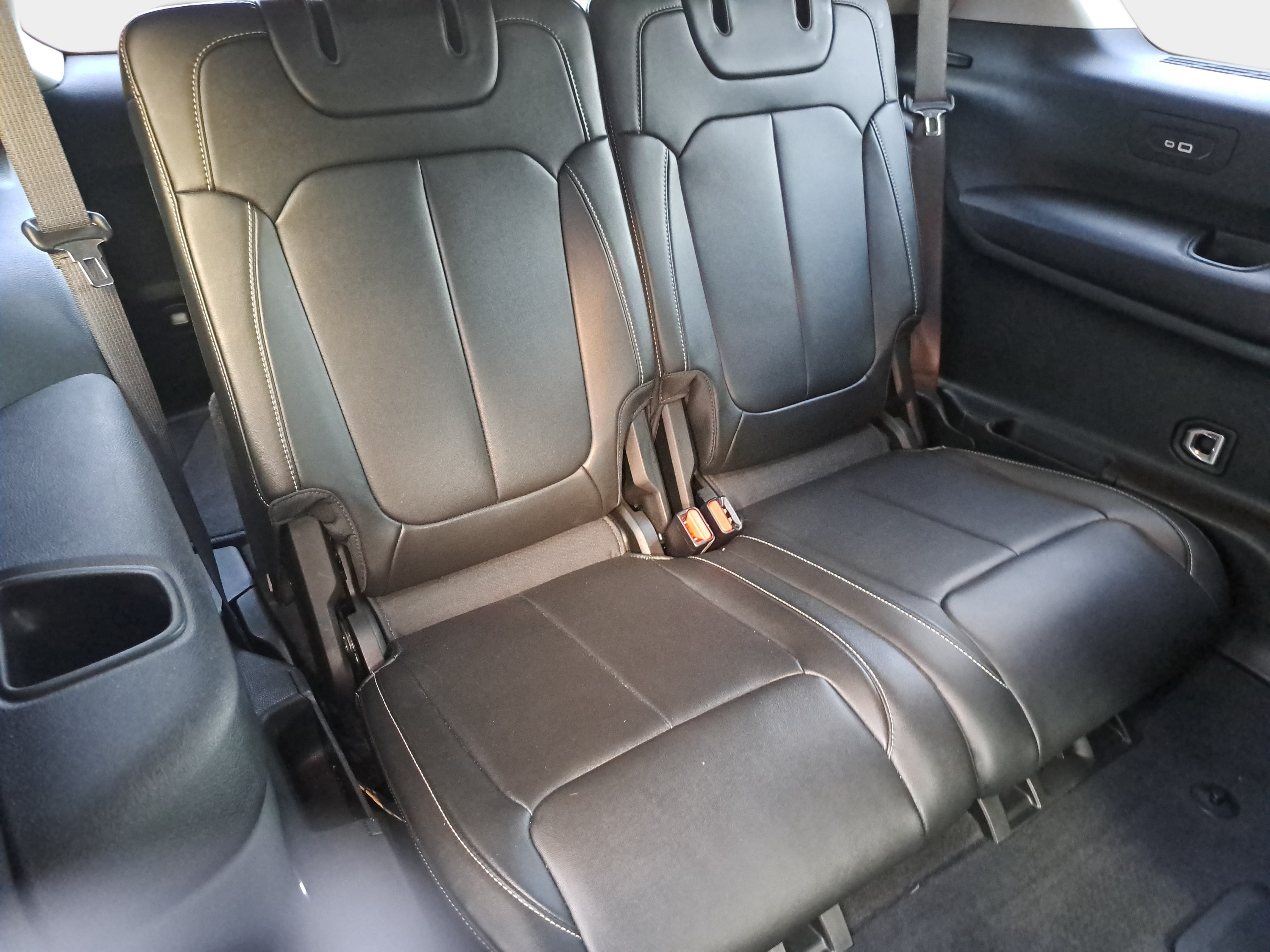 Used 2022 Jeep Grand Cherokee L Limited RWD image 12
