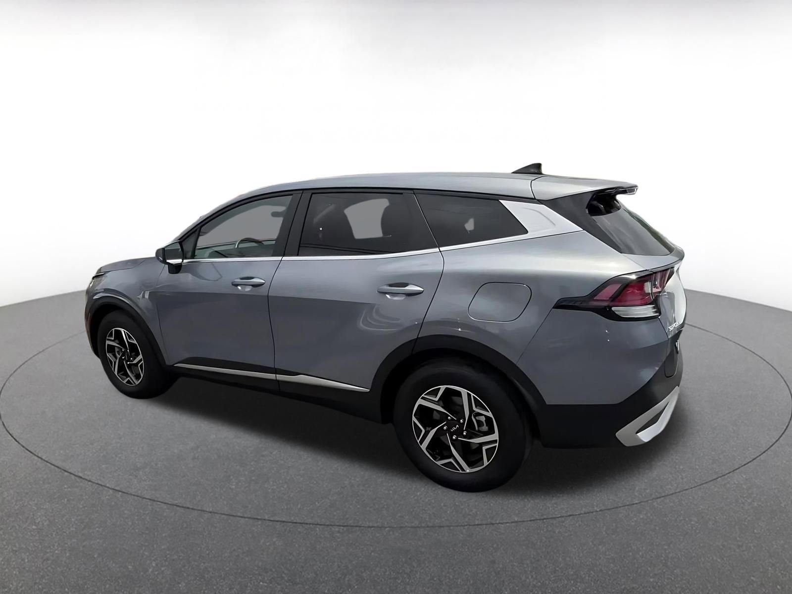 Used 2025 Kia Sportage LX FWD image 10