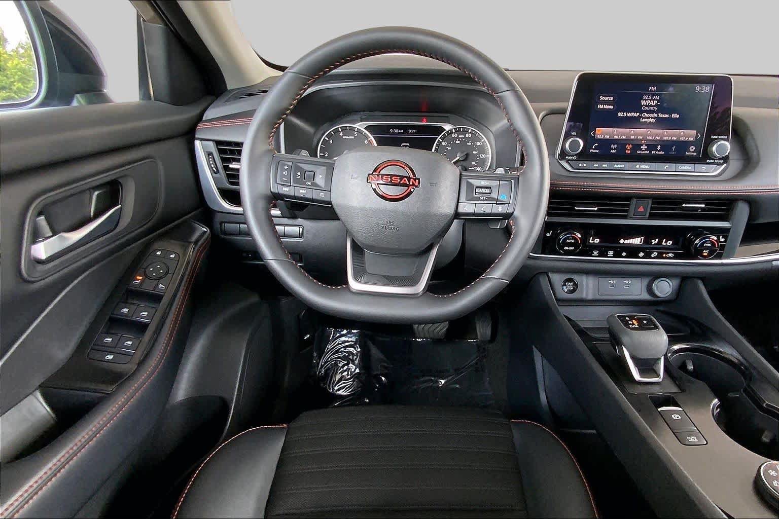 Used 2025 Nissan Rogue SV AWD/4WD image 6