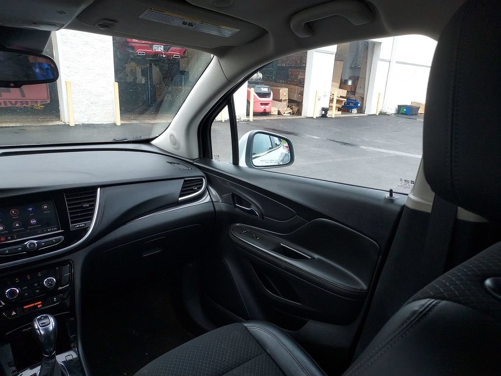 Used 2022 Buick Encore Preferred w/ Safety Package FWD image 11