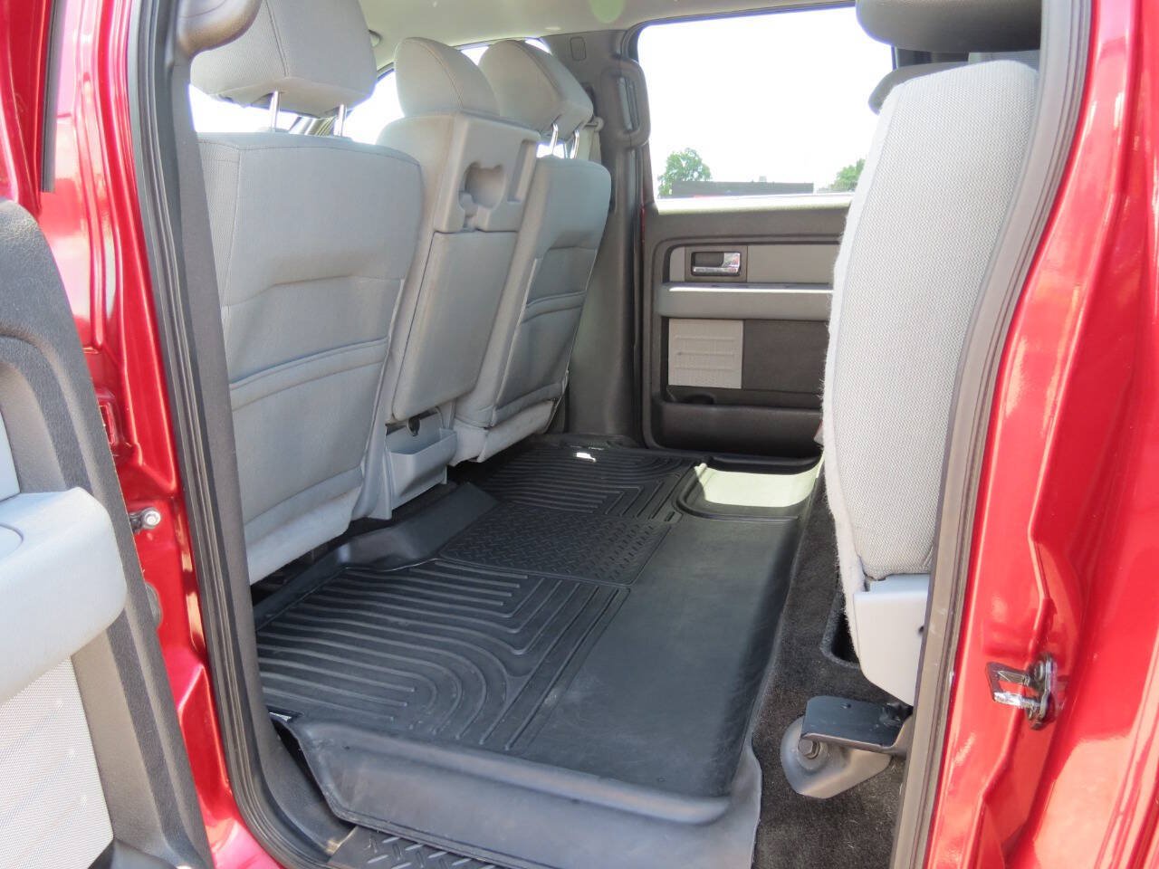 Used 2014 Ford F150 XLT w/ XLT Chrome Package AWD/4WD image 13