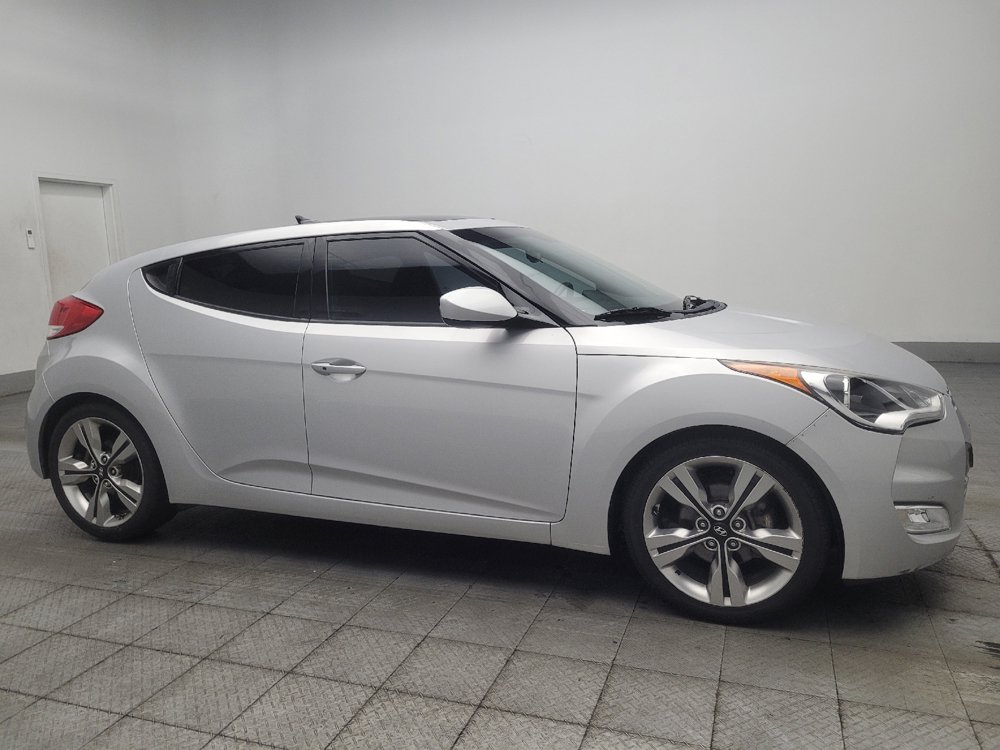 Used 2017 Hyundai Veloster Value Edition FWD image 11