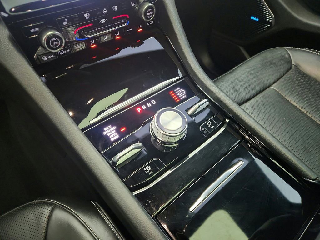 Used 2023 Jeep Grand Cherokee Overland image 15