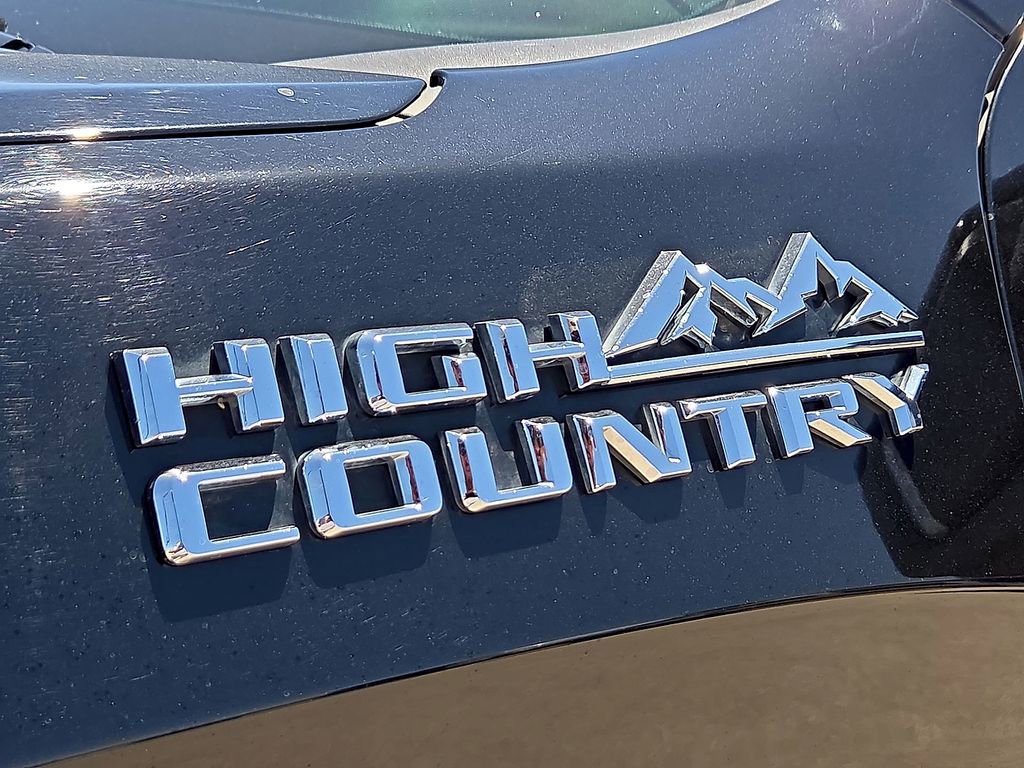 Used 2019 Chevrolet Silverado 1500 High Country w/ Technology Package AWD/4WD image 12