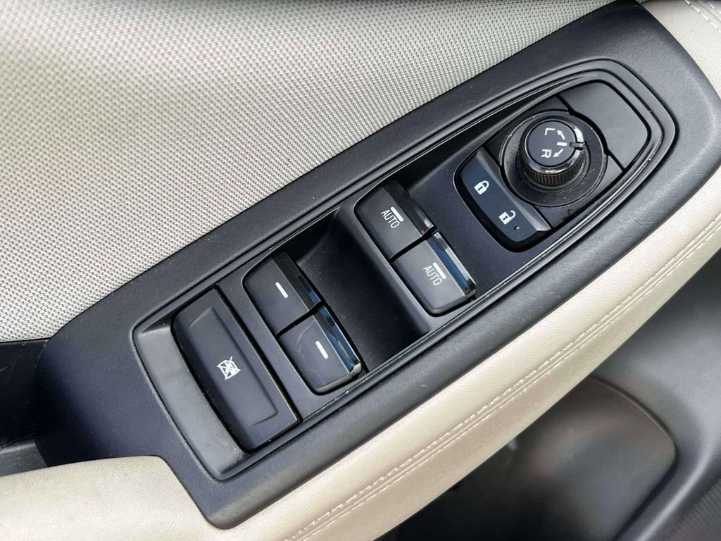 Used 2023 Subaru Forester Premium AWD/4WD image 17