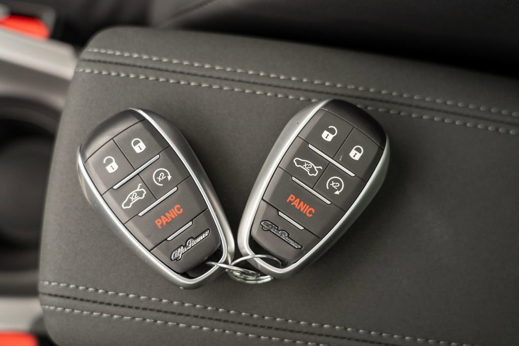 New 2025 Alfa Romeo Tonale w/ Premium Package image 30