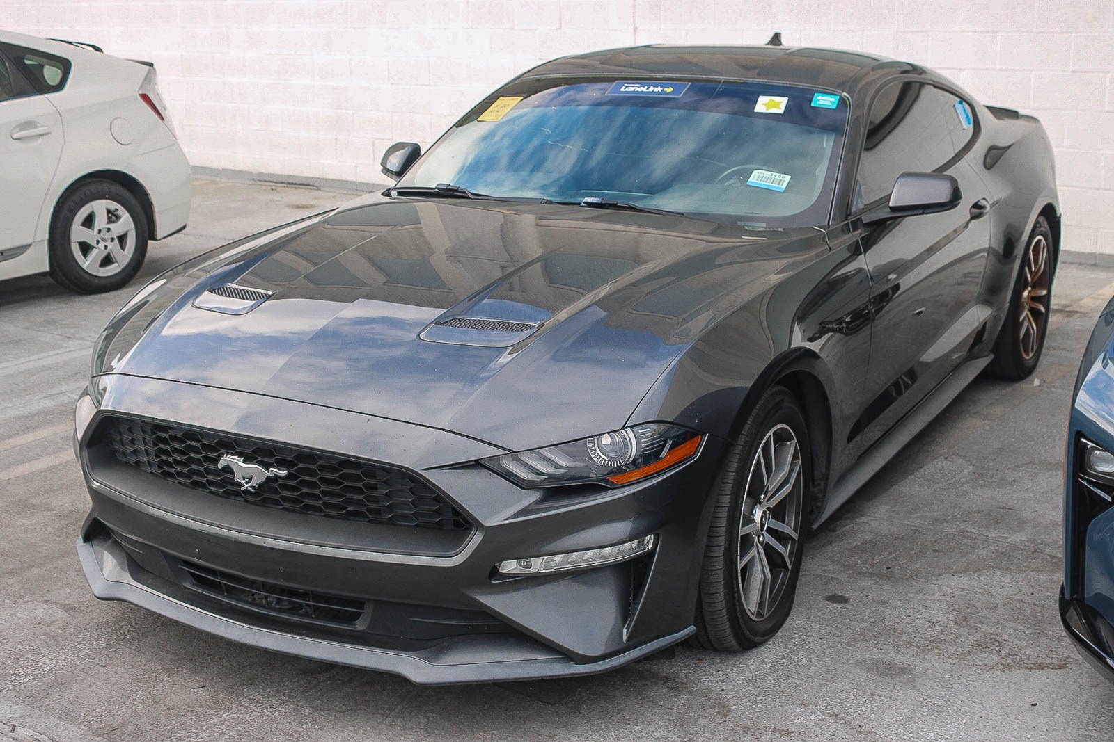 Used 2020 Ford Mustang Premium RWD image 5