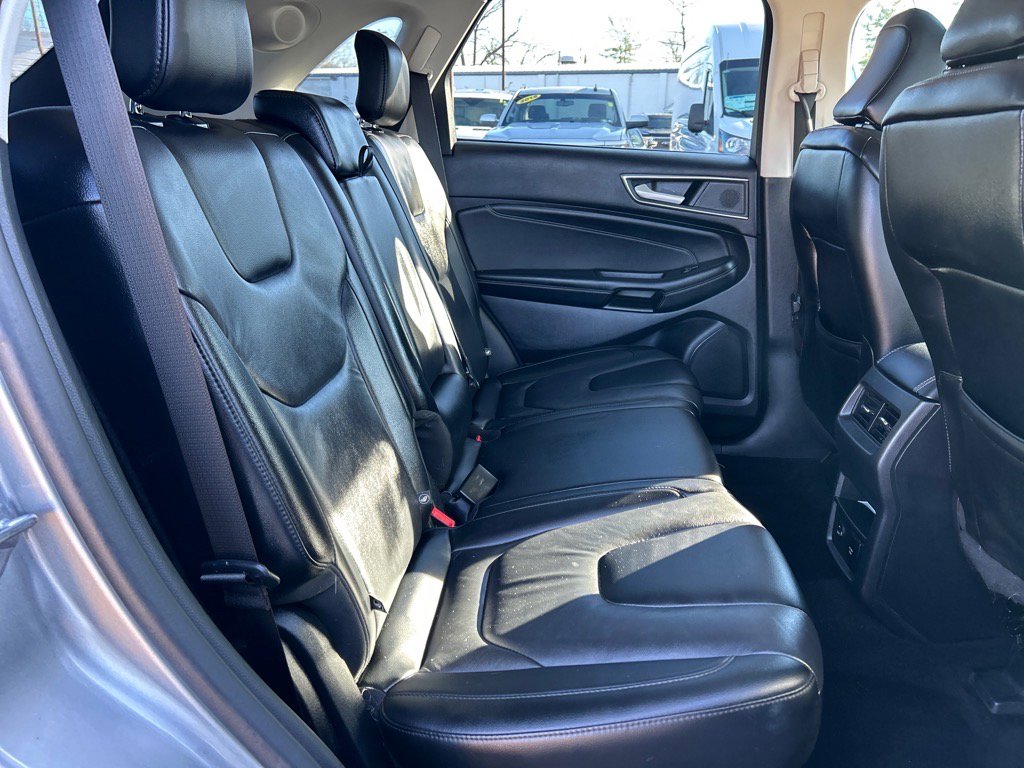 Used 2022 Ford Edge Titanium image 20