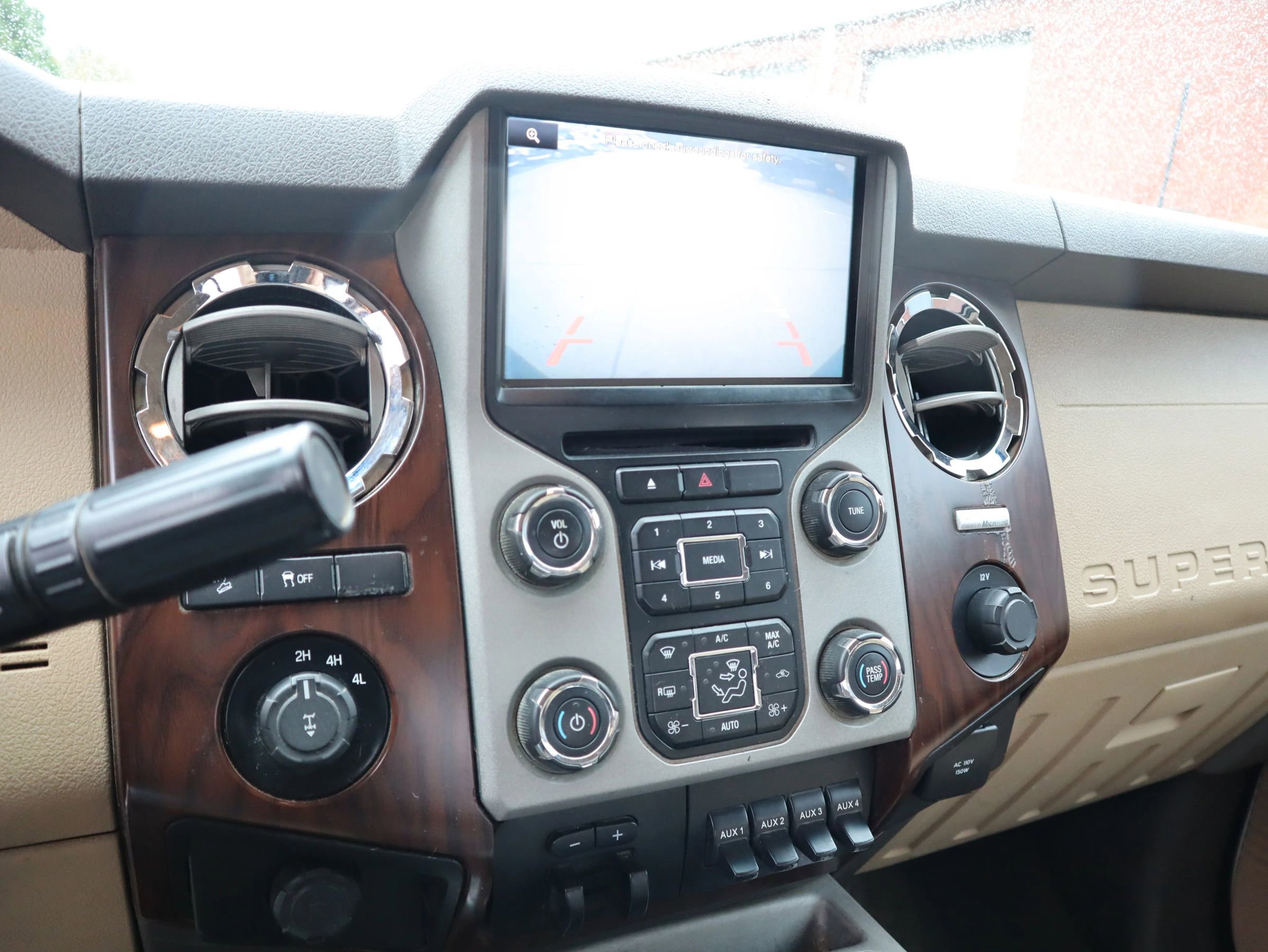 Used 2014 Ford F250 Lariat w/ Lariat Interior Package image 18