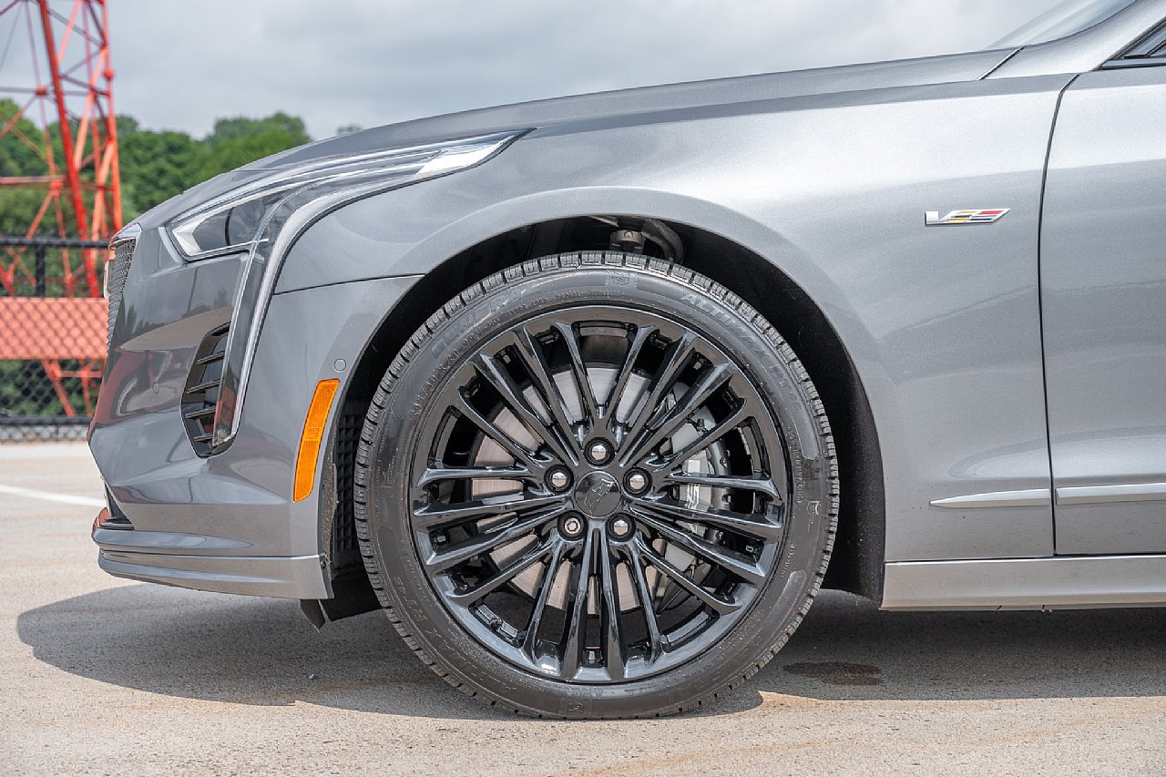 Used 2019 Cadillac CT6 V w/ Driver Assist Package AWD/4WD image 27