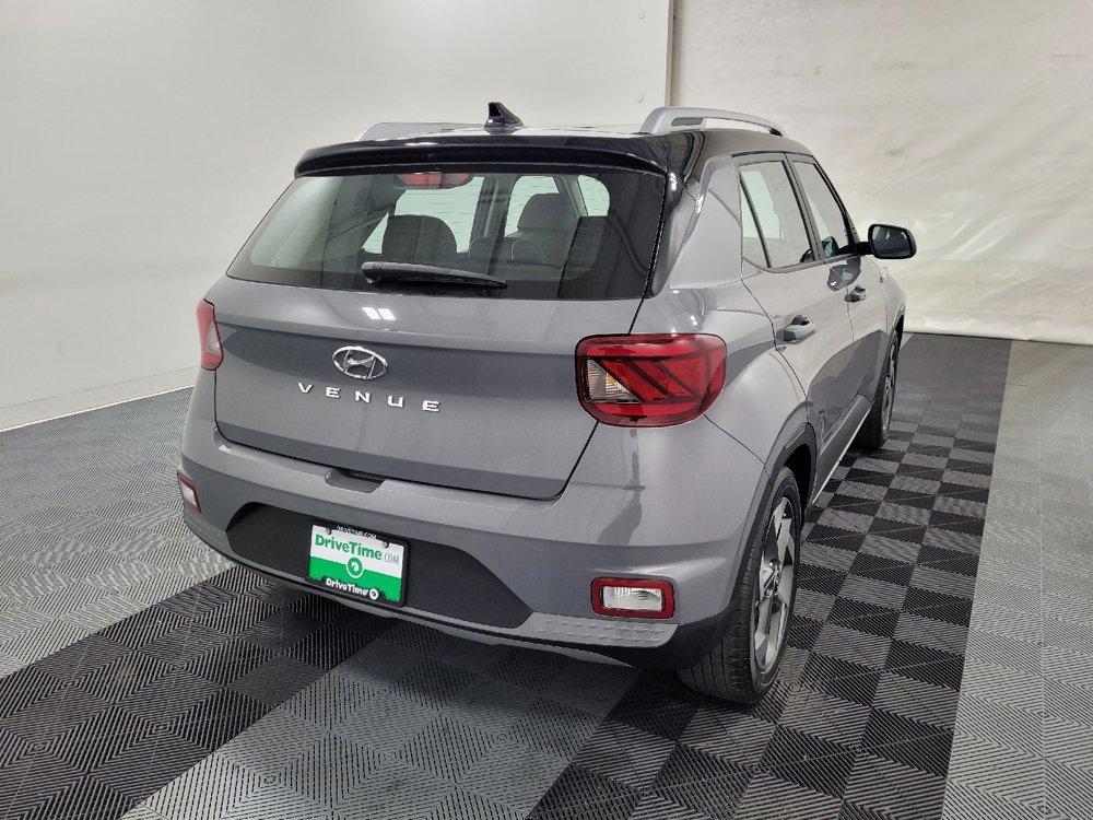 Used 2022 Hyundai Venue Limited image 9