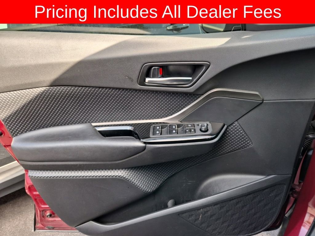Used 2019 Toyota C-HR XLE FWD image 11