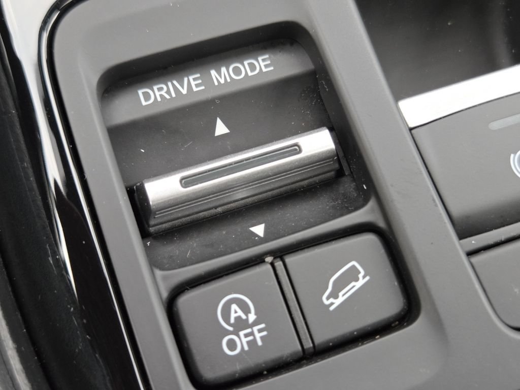 Certified 2025 Honda Pilot Black Edition image 10