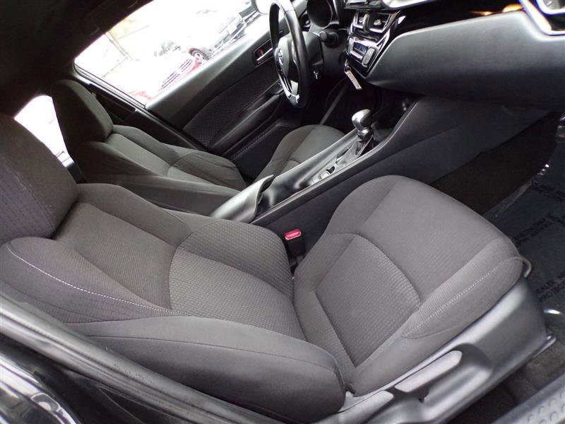 Used 2018 Toyota C-HR XLE image 18