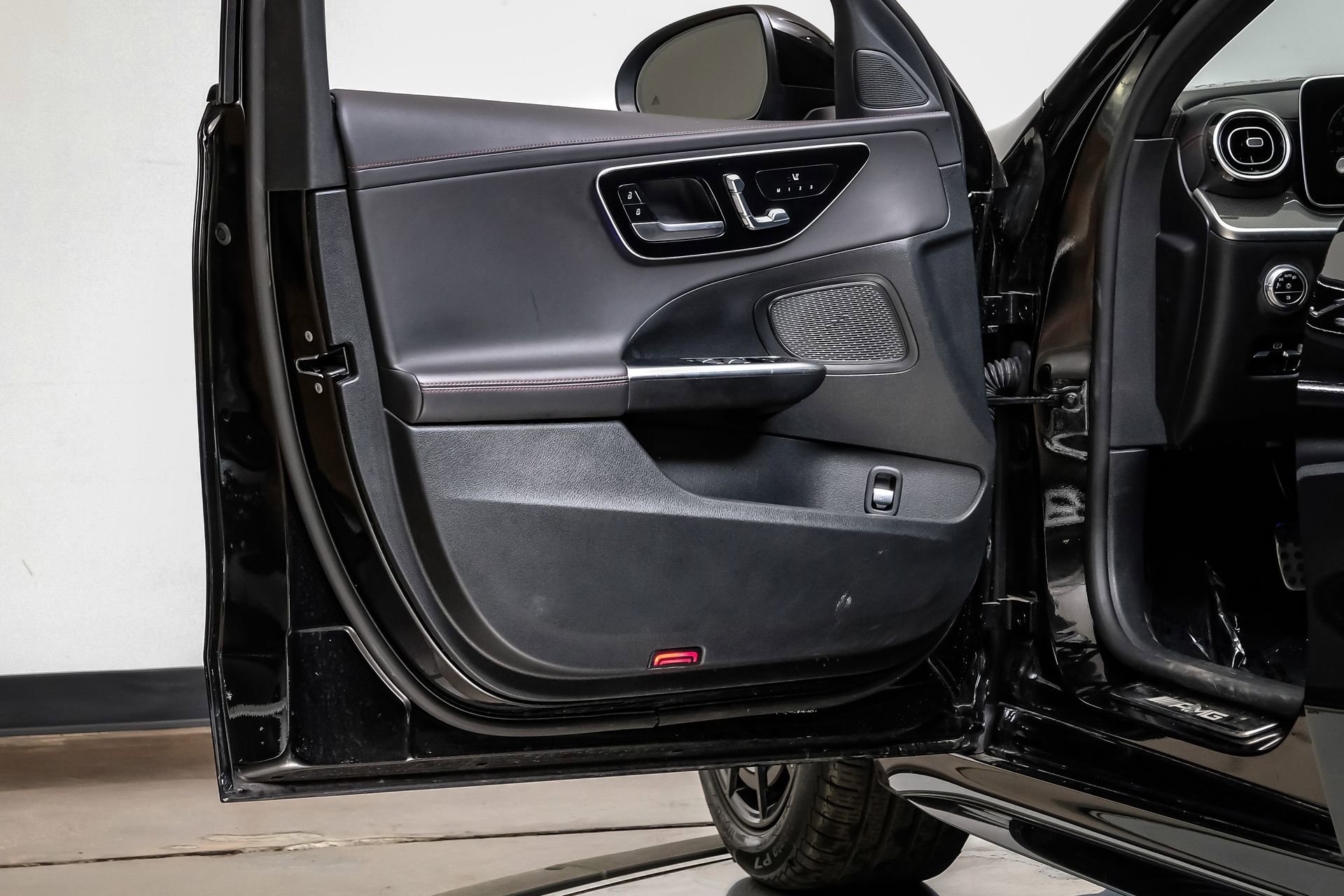 Used 2024 Mercedes-Benz C 43 AMG 4MATIC Sedan w/ Driver Assistance Package image 43