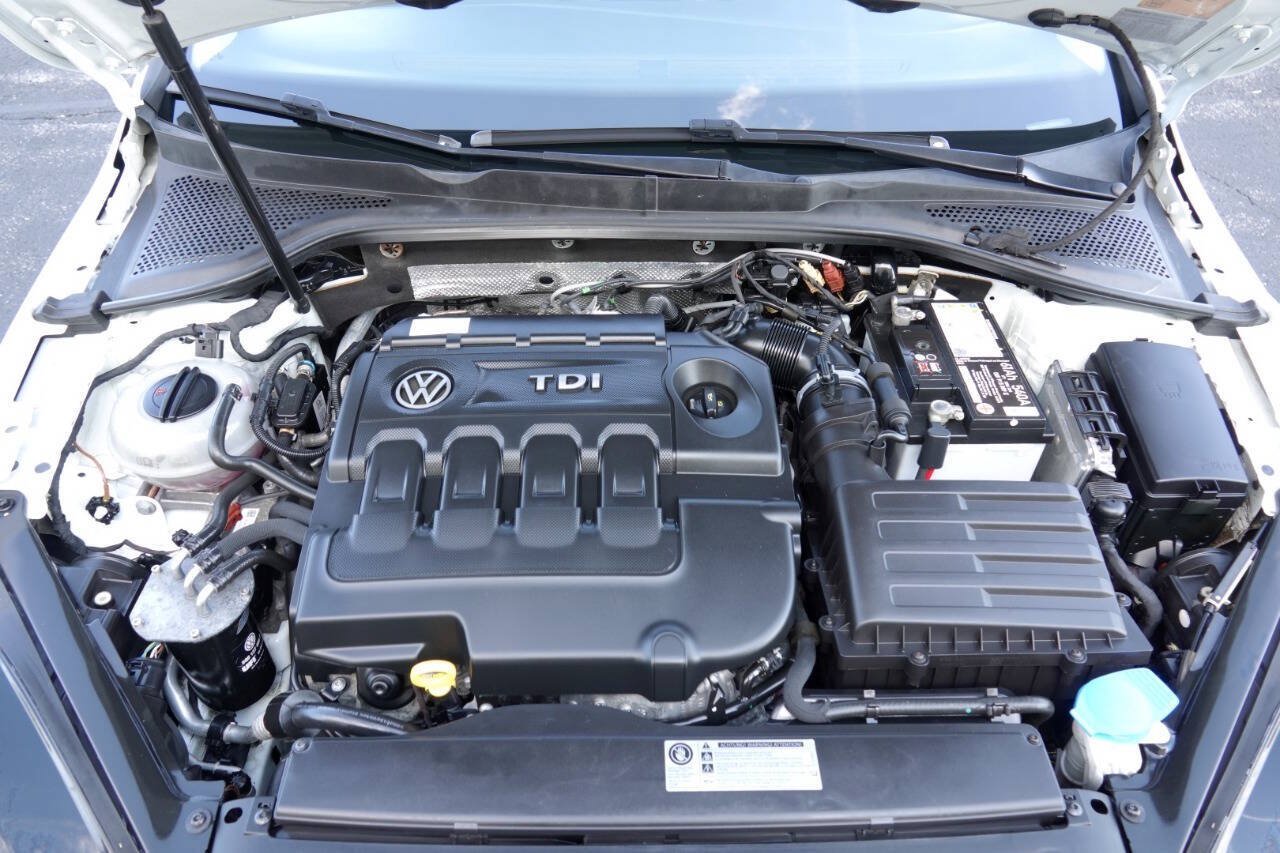 Used 2015 Volkswagen Golf TDI S FWD image 87