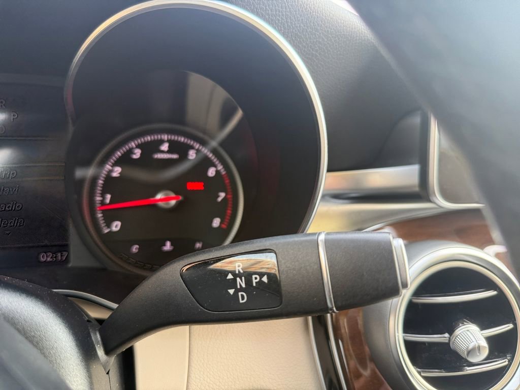 Used 2018 Mercedes-Benz GLC 300 4MATIC image 17