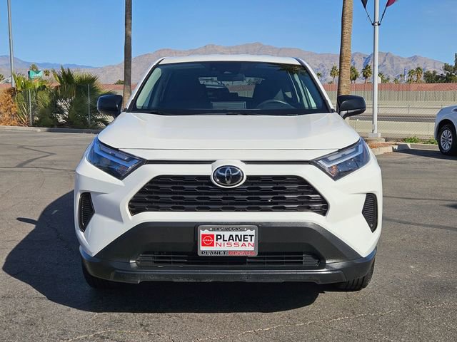 Used 2024 Toyota RAV4 LE AWD/4WD image 4