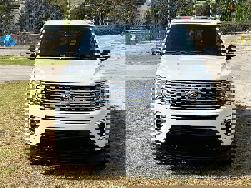 Used 2021 Ford Expedition Max Limited image 4