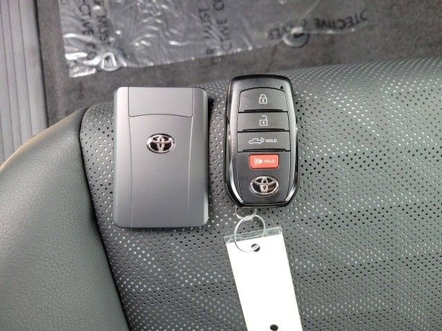 Used 2025 Toyota Tacoma TRD Sport w/ TRD Sport Premium Package image 27