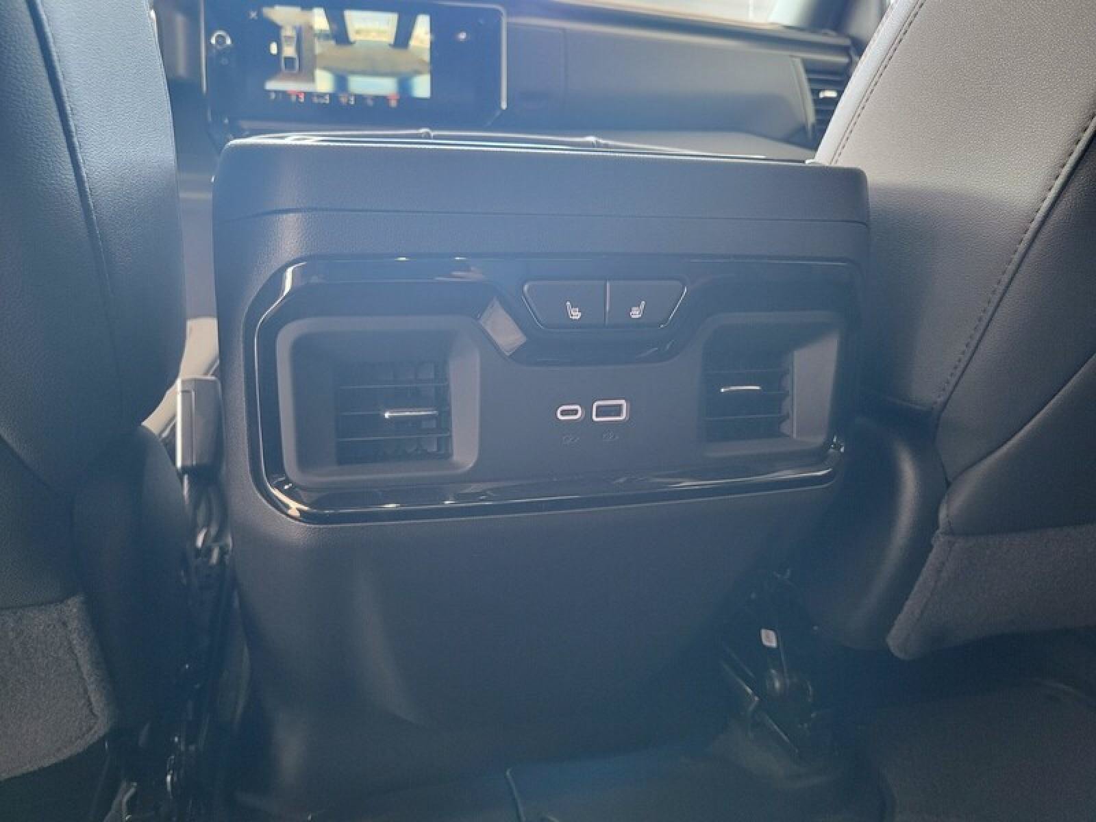 New 2026 GMC Sierra 1500 AT4 w/ AT4 Premium Package AWD/4WD image 29