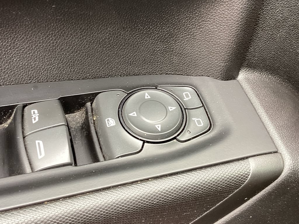 Used 2019 Chevrolet Silverado 1500 Custom w/ Custom Value Package AWD/4WD image 38