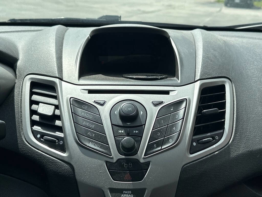 Used 2011 Ford Fiesta SE w/ 202A Rapid Spec Order Code FWD image 8