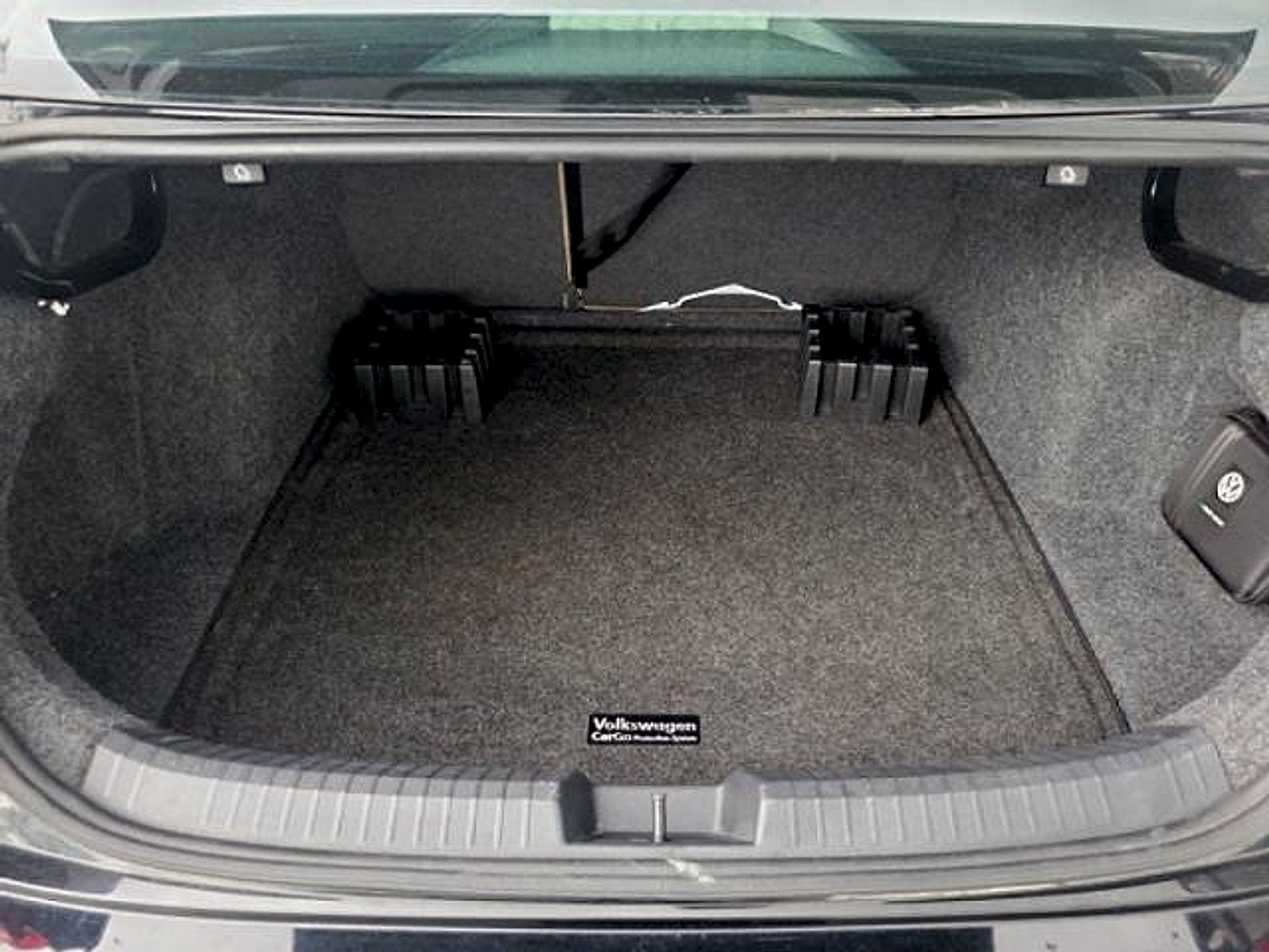 Used 2020 Volkswagen Jetta SE w/ SE Cold Weather Package FWD image 10