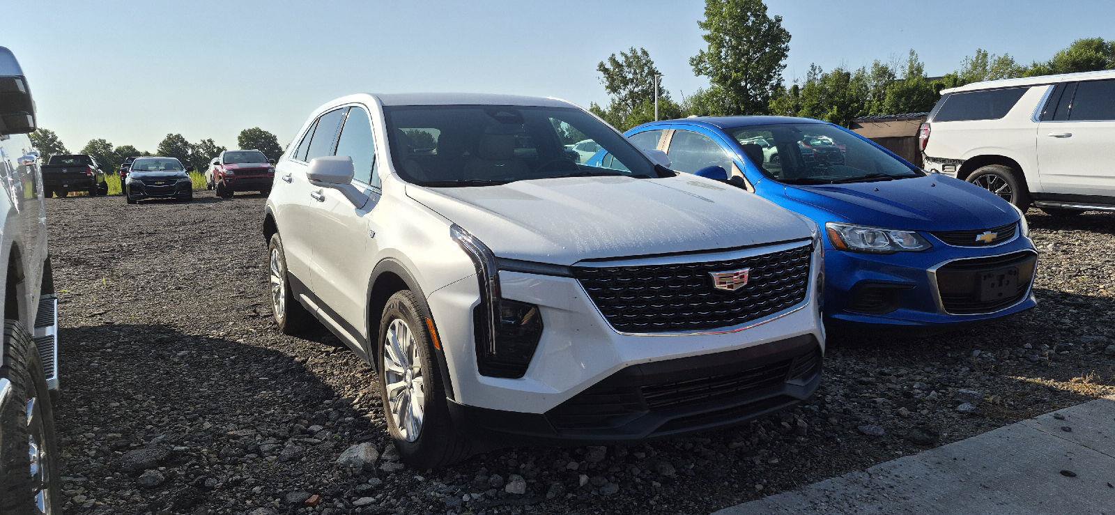 Used 2024 Cadillac XT4 Luxury w/ Cold Weather Package AWD/4WD image 2