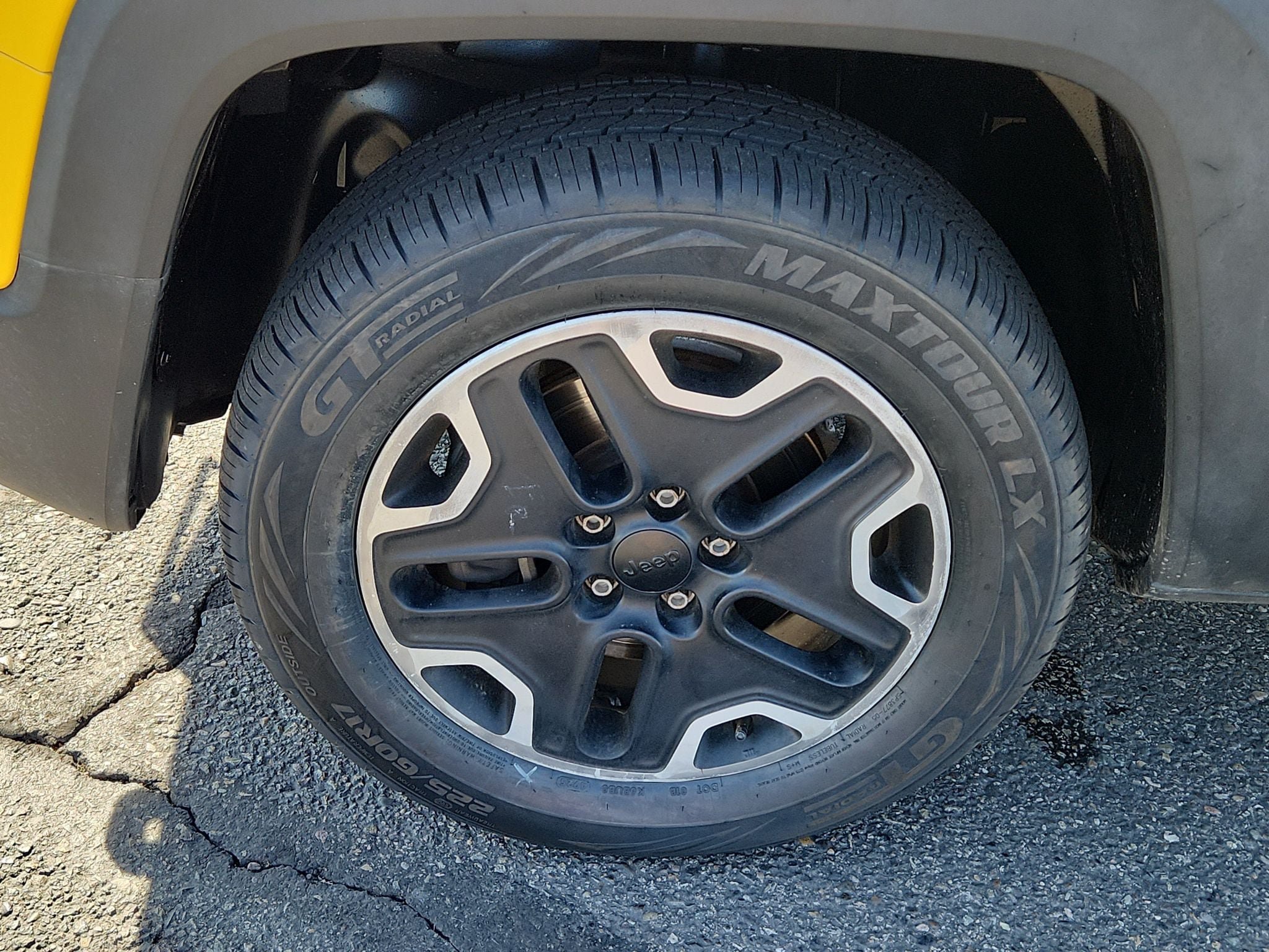 Used 2015 Jeep Renegade Trailhawk w/ Popular Equipment Group AWD/4WD image 6