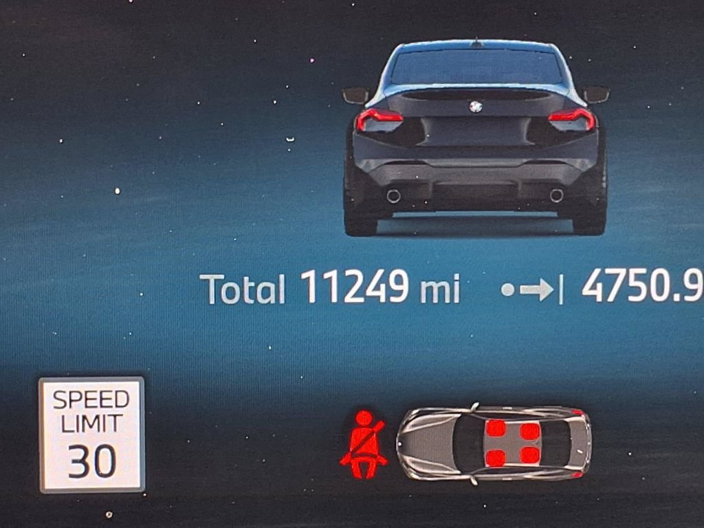 Used 2025 BMW 230i Coupe w/ Premium Package RWD image 35