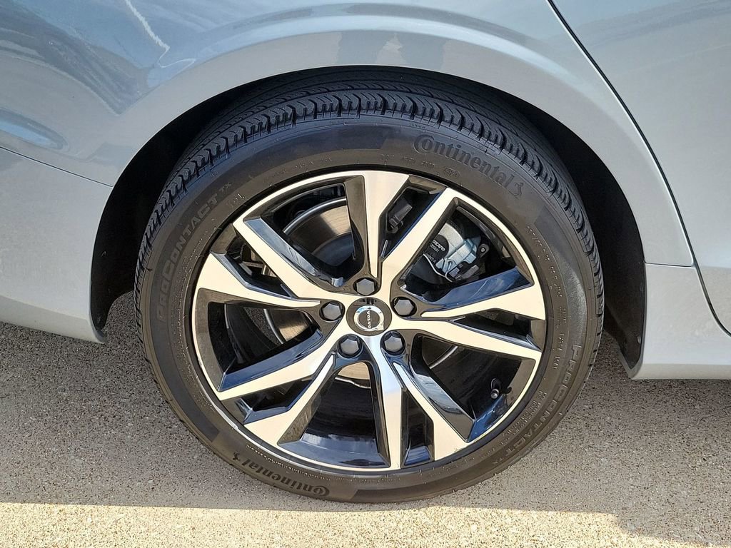 Used 2024 Volvo S60 B5 Core image 31