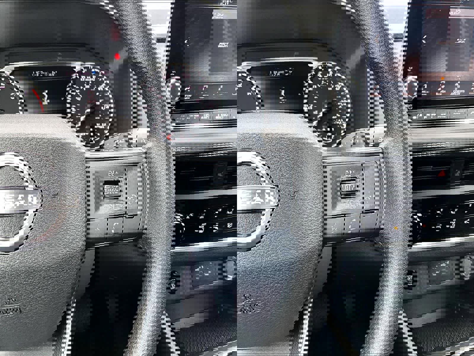 Used 2025 Nissan Rogue S image 23