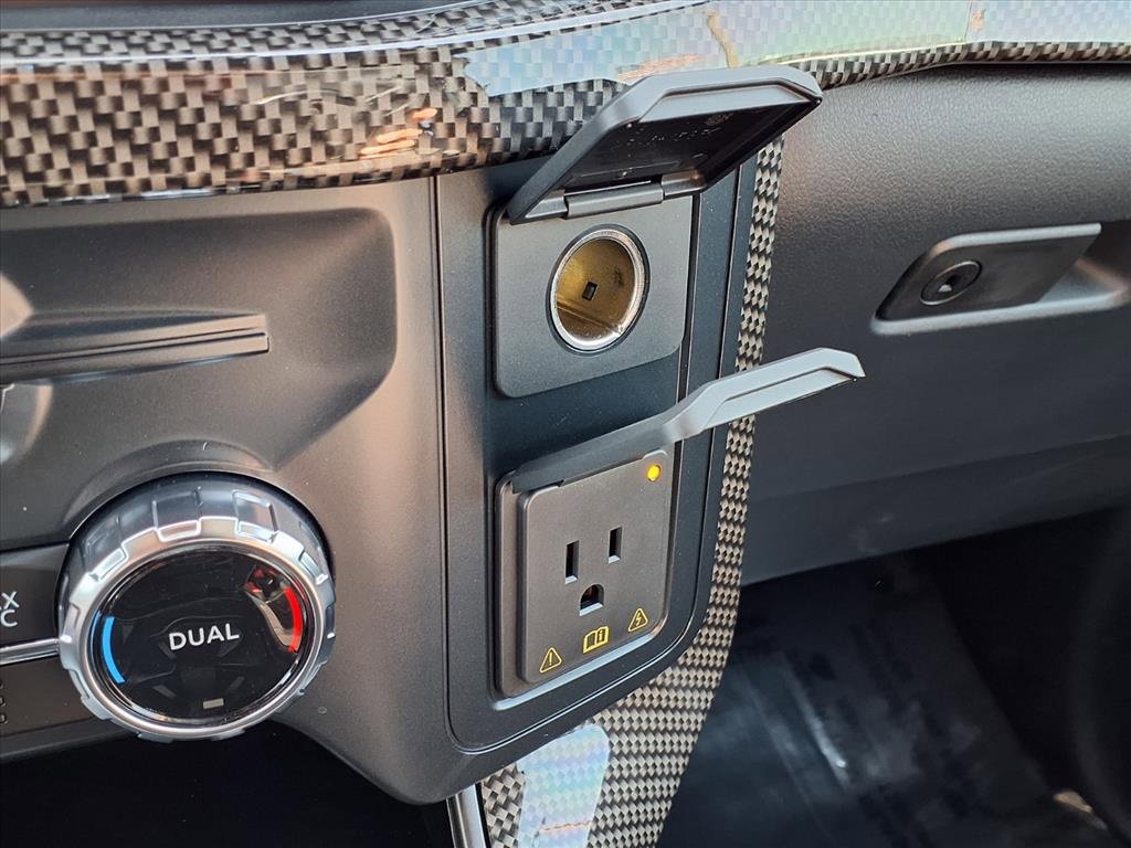 Used 2025 Ford F150 Lariat w/ Equipment Group 501A Mid image 14