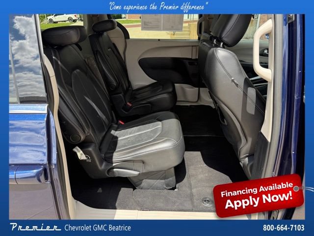 Used 2020 Chrysler Pacifica Touring-L FWD image 19