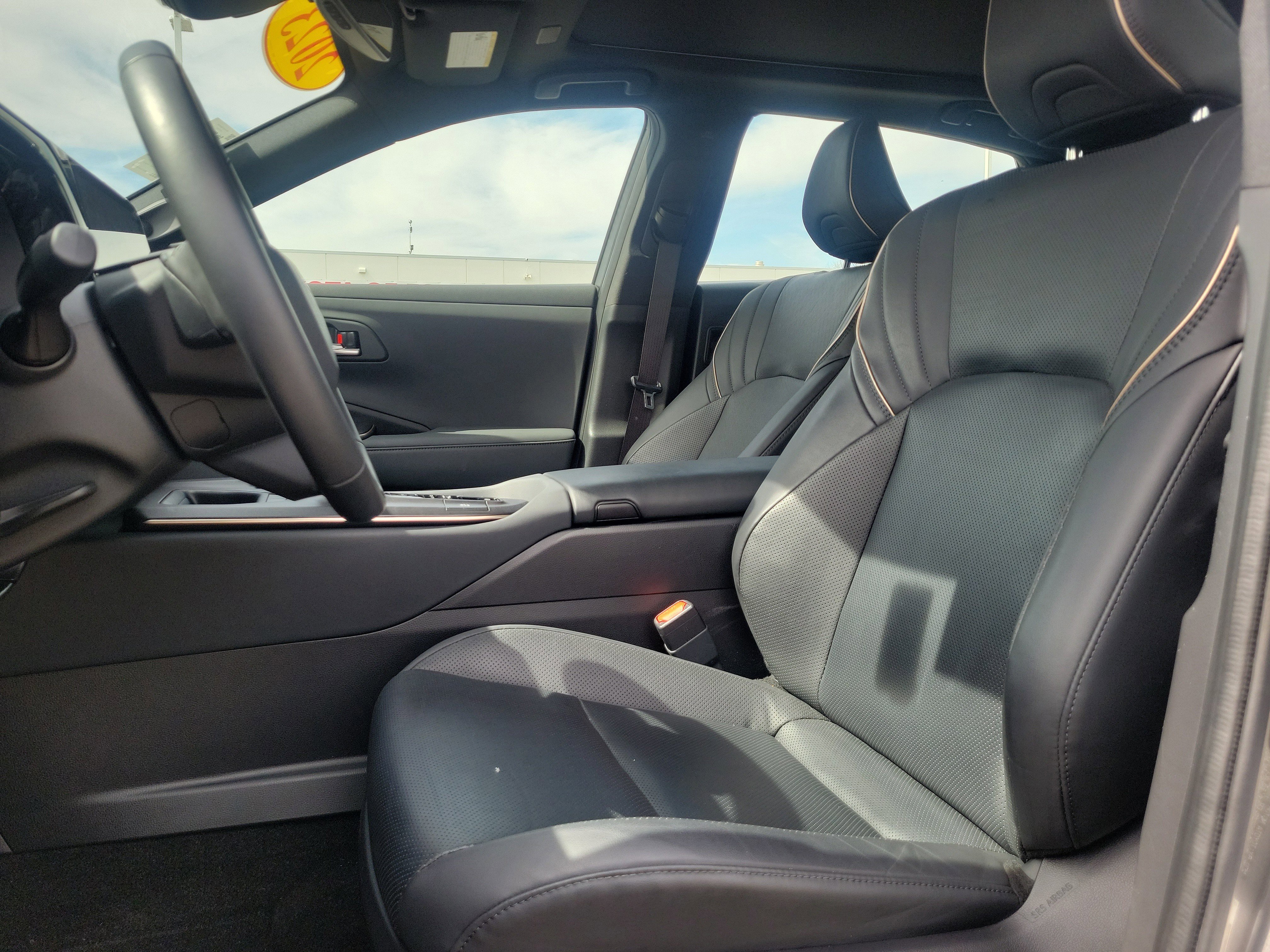 Used 2023 Toyota Crown Limited image 18