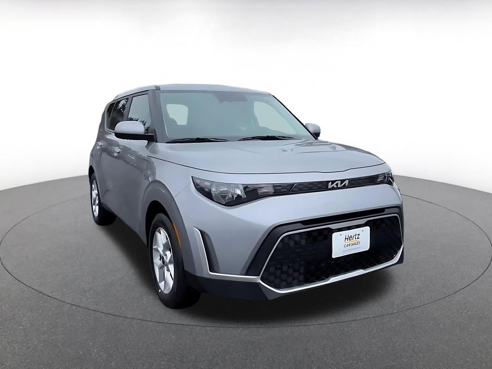 Used 2025 Kia Soul LX w/ LX Technology Package image 3