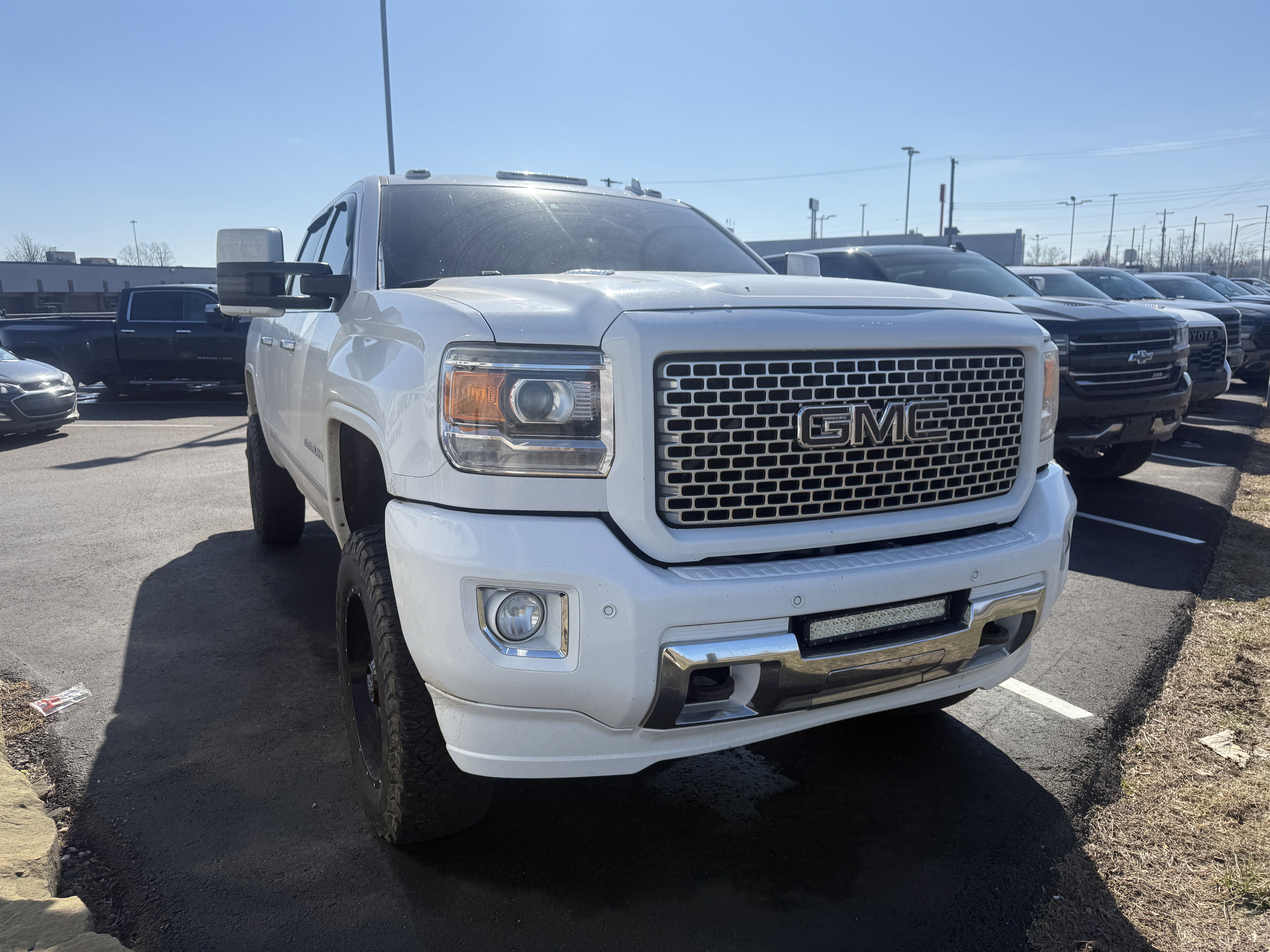 Used 2015 GMC Sierra 2500 Denali w/ Duramax Plus Package image 6