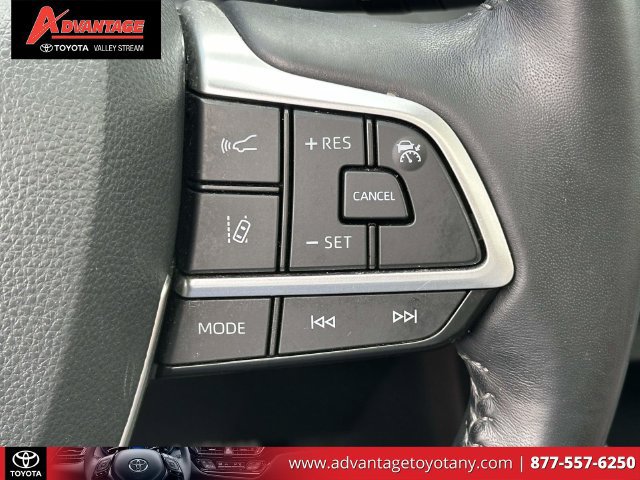 Used 2022 Toyota Highlander XSE AWD/4WD image 27