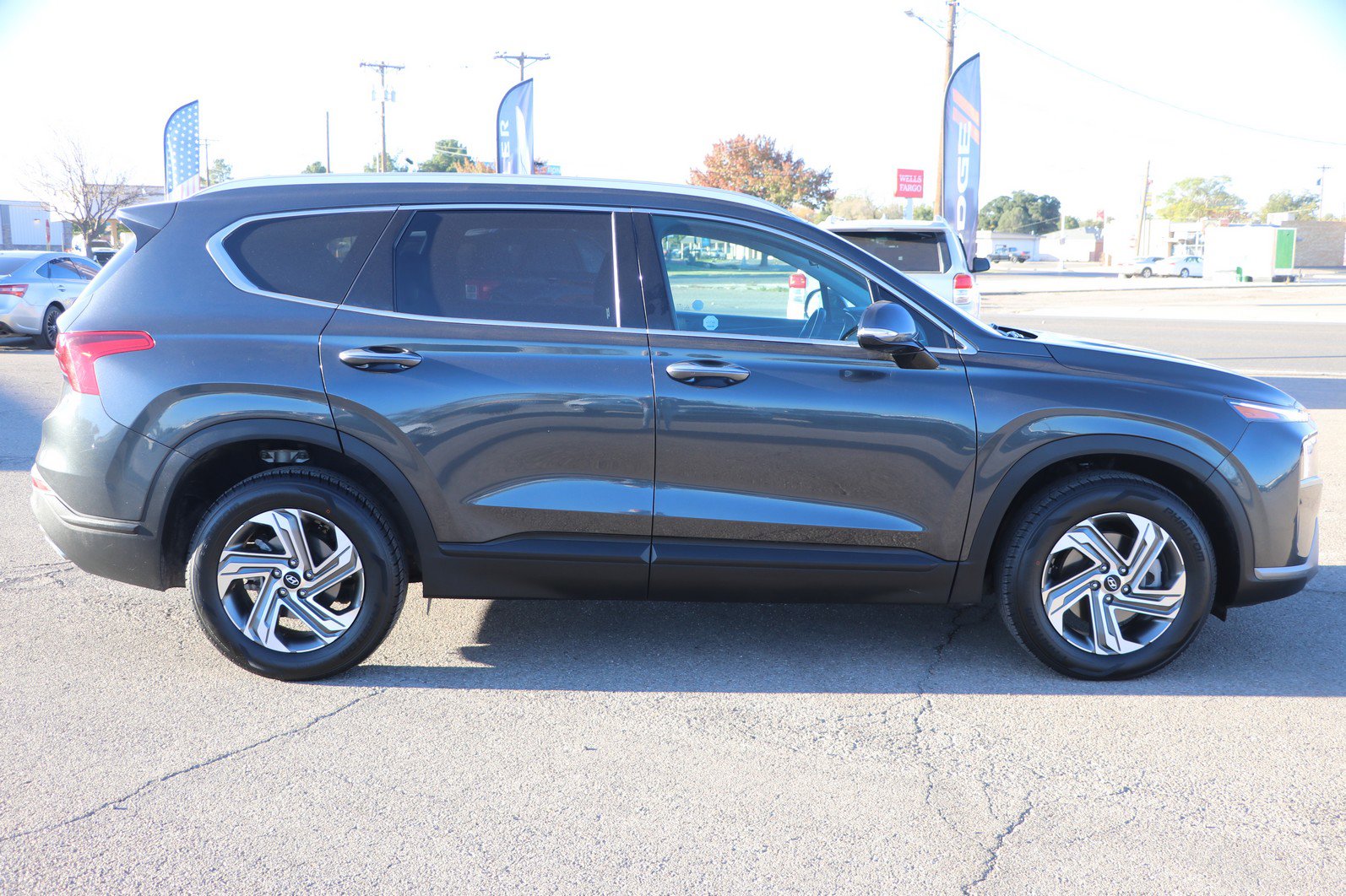 Used 2023 Hyundai Santa Fe SEL image 8