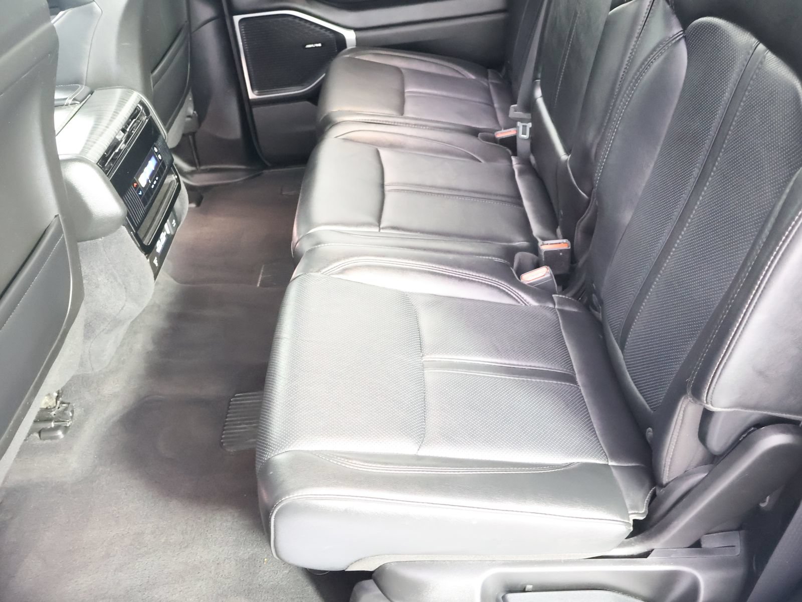 Used 2023 Jeep Wagoneer L Series II AWD/4WD image 40