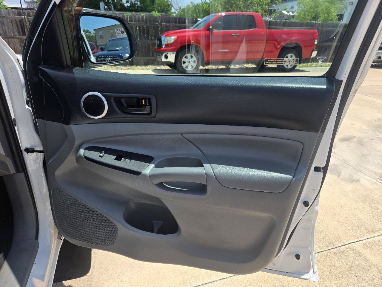 Used 2012 Toyota Tacoma PreRunner w/ SR5 Pkg RWD image 19