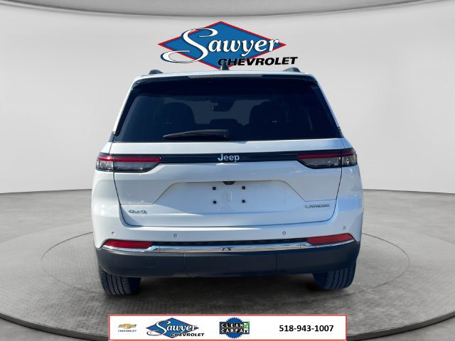 Used 2023 Jeep Grand Cherokee Laredo w/ Luxury Tech Group I AWD/4WD image 4