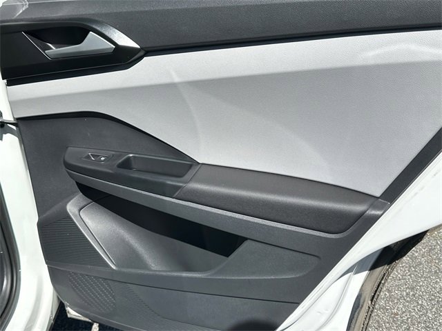 Used 2022 Volkswagen Taos SE image 32