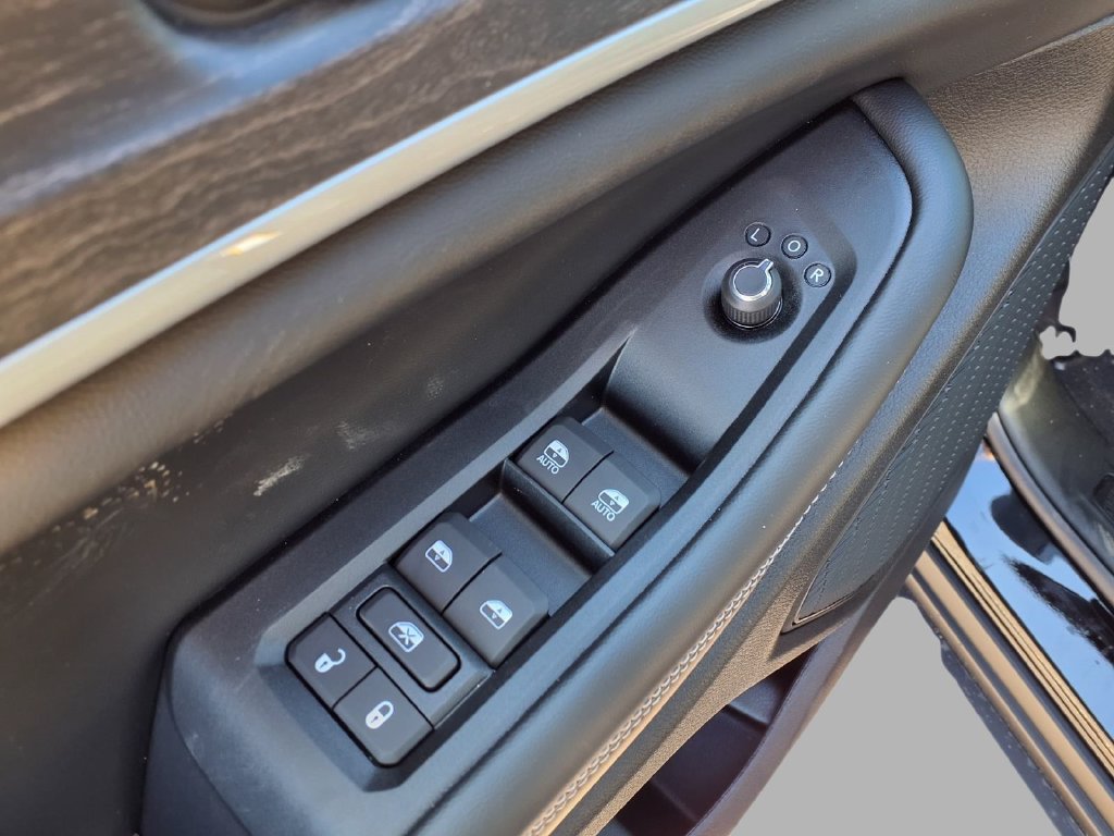 New 2026 Jeep Grand Cherokee Altitude AWD/4WD image 18