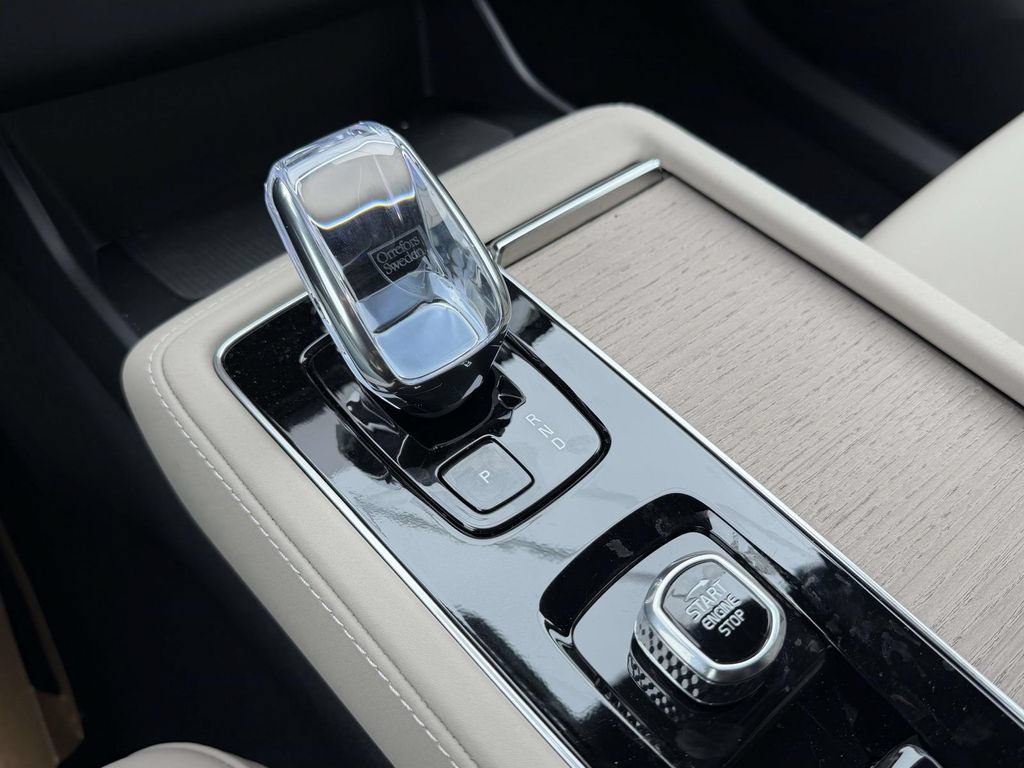 New 2026 Volvo XC90 T8 Plus w/ Protection Package AWD/4WD image 6